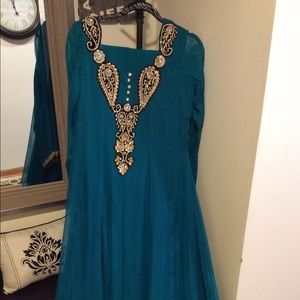 New Beautiful Pakistani long chiffon pant suit